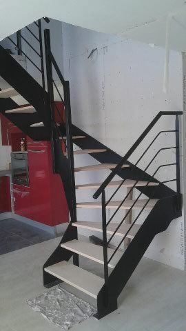 Installation escalier métal