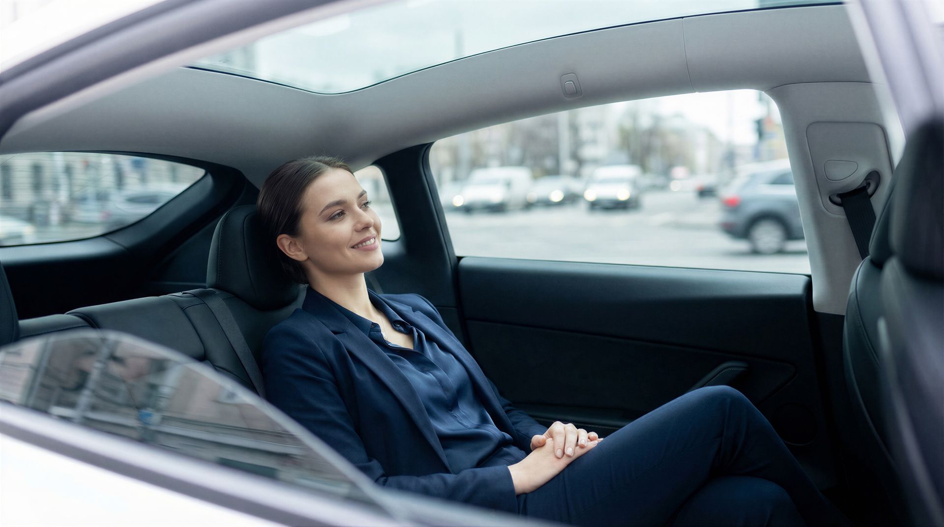 Femme dans un taxi