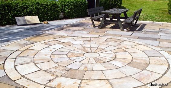 Pose de dalles en extérieur à Chalon-sur-Saône