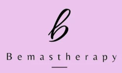 Logotipo de Bemastherapy con una “b” negra estilizada sobre un fondo rosa claro.