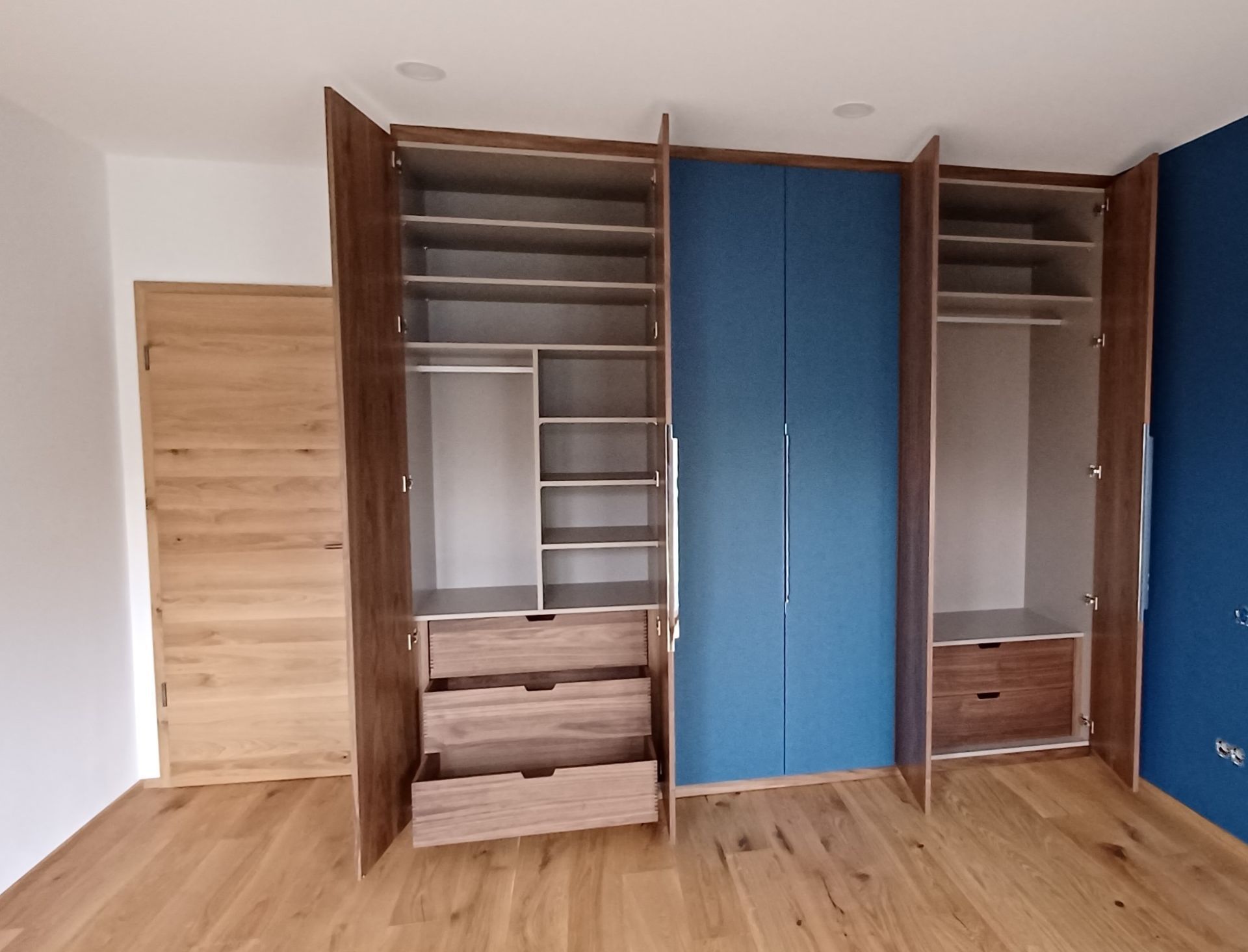 Bild von Einbauschrank