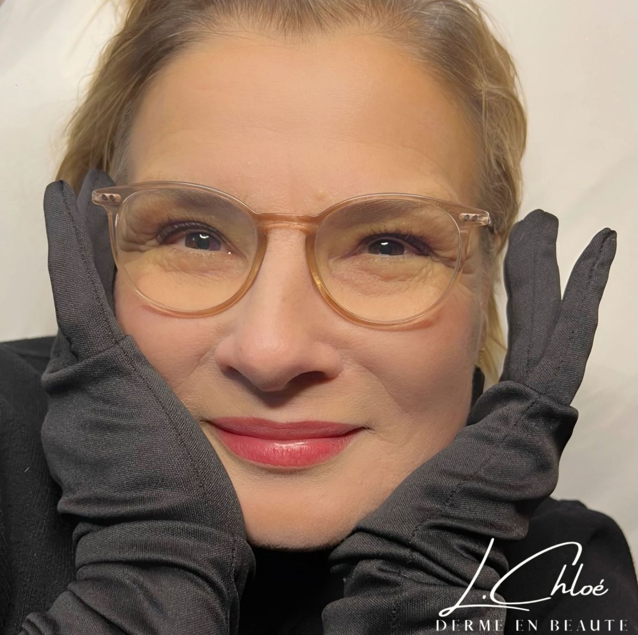 Cliente satisfaite de son maquillage permanent réalisé par Derme en Beauté au Mans