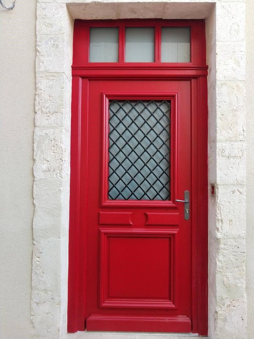 Porte d'entrée en bois sur mesure