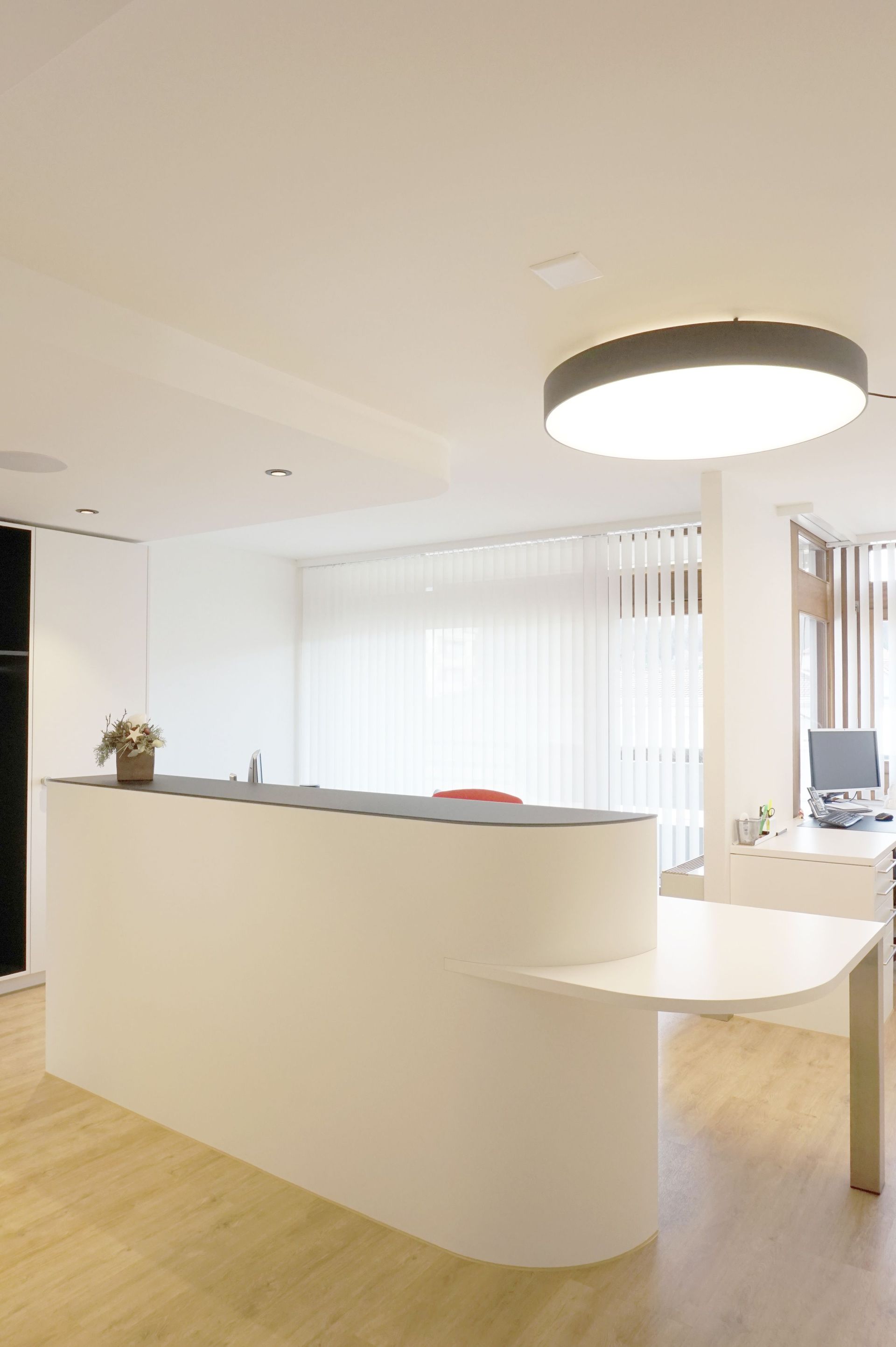 Welcome Desk - Zahnarztpraxis Dr. Fasciglione - Breitenbach