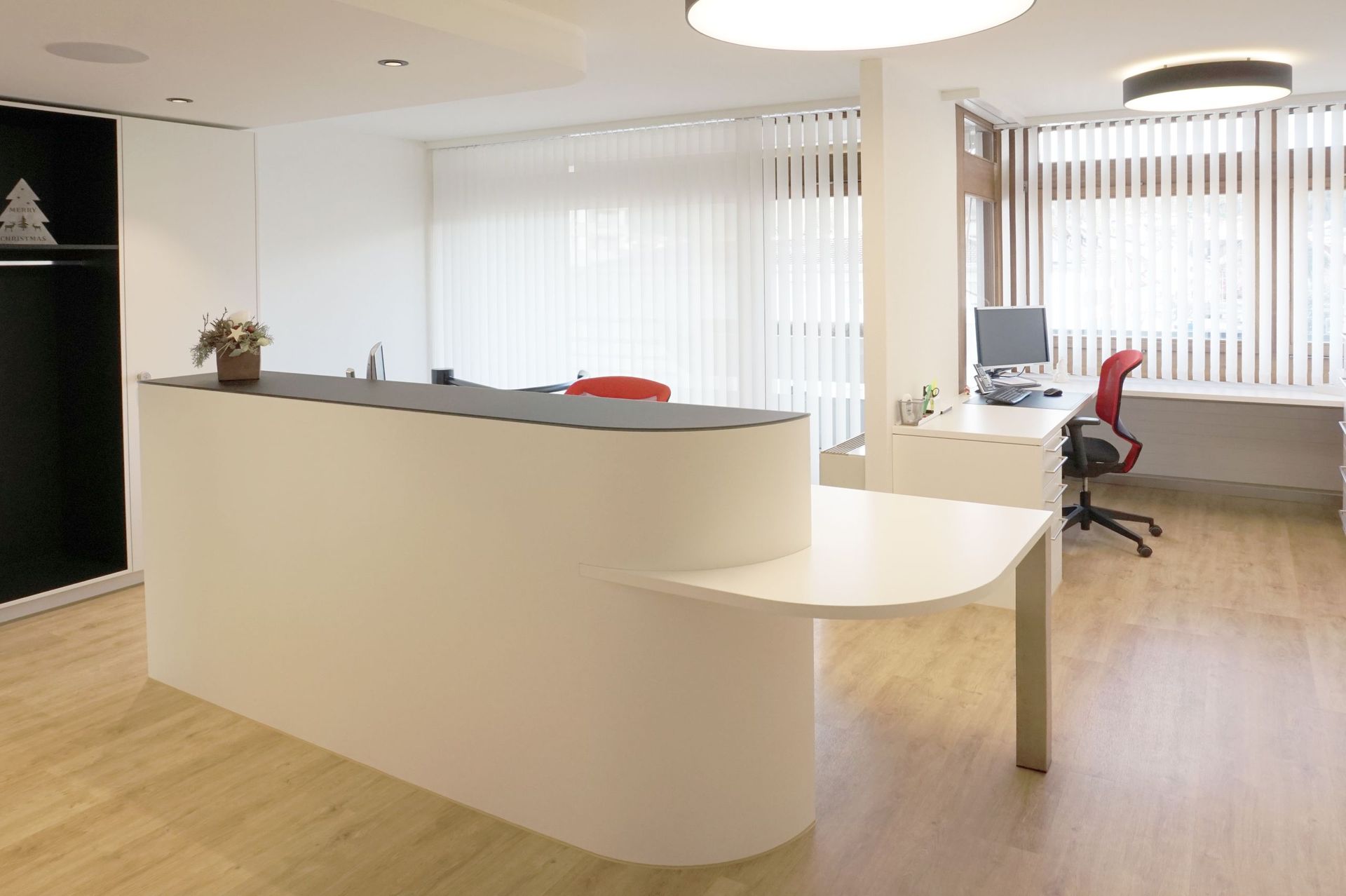 Empfangstresen - Zahnarztpraxis Dr. Fasciglione - Breitenbach