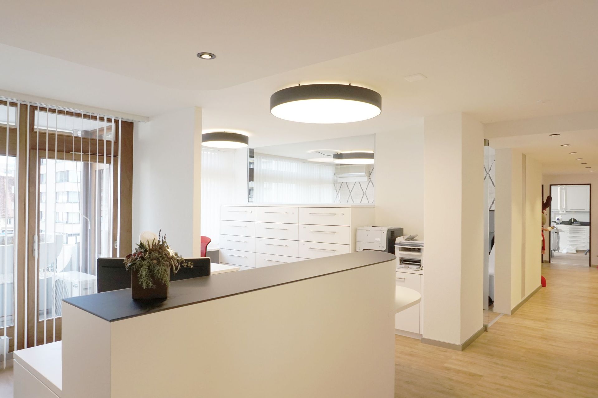 Empfangstresen - Zahnarztpraxis Dr. Fasciglione - Breitenbach