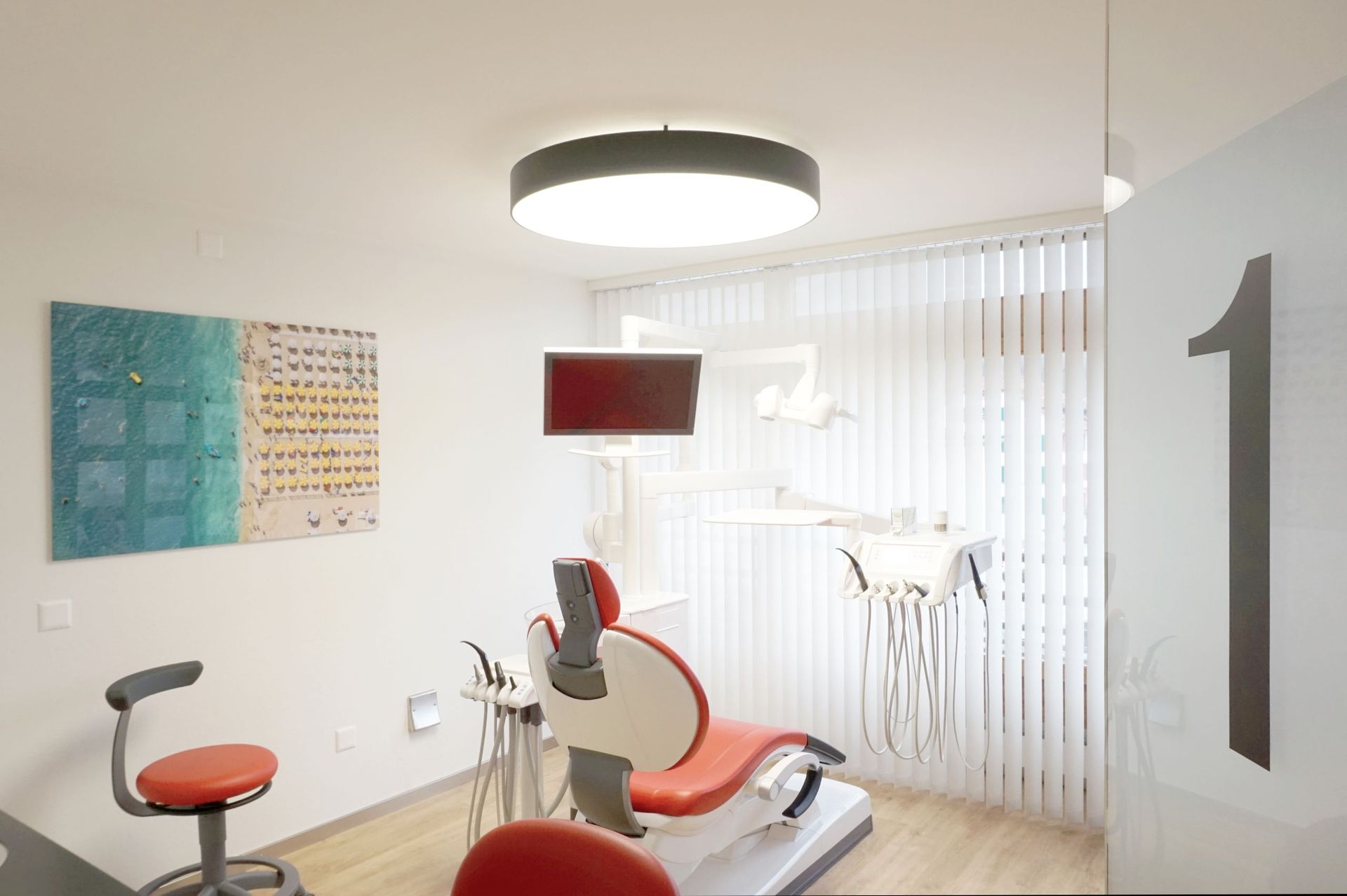 Praxis Ausstattung - Zahnarztpraxis Dr. Fasciglione - Breitenbach