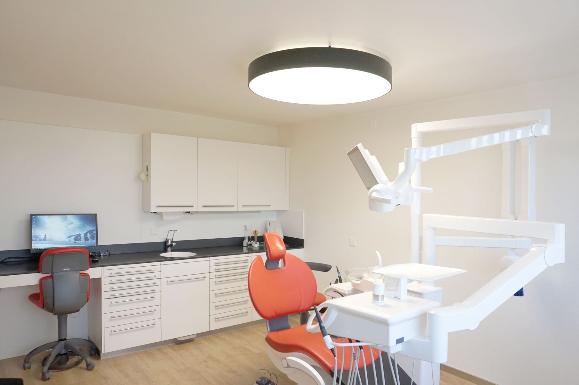 Praxis innen - Zahnarztpraxis Dr. Fasciglione - Breitenbach