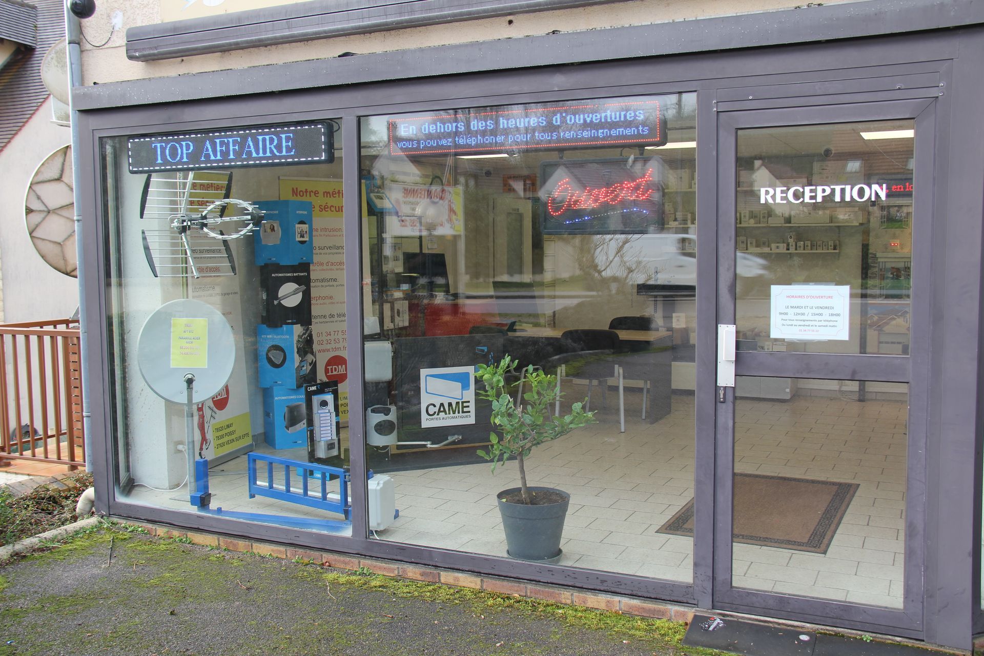 Devanture du magasin d'alarme et vidéosurveillance de TDM à Limay.