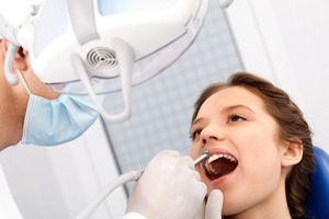 Zahnarztbehandlung - Zahnarzt-Praxis Isabelle Prostka - Courtepin