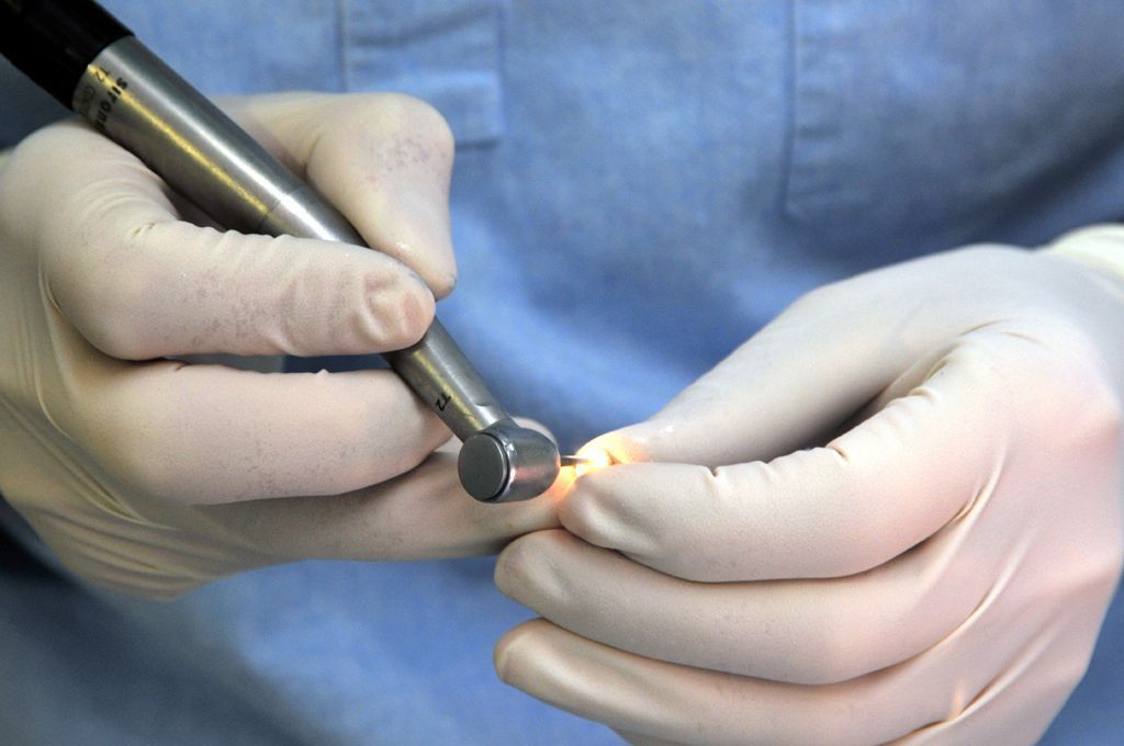 Zahnarztbesteck 2 - Zahnarzt-Praxis Isabelle Prostka - Courtepin