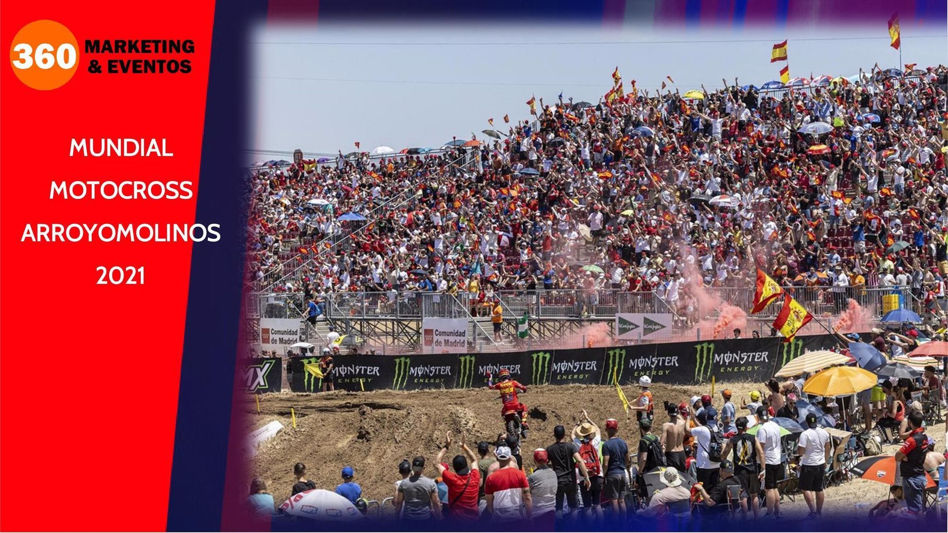 Carrera de motocross con piloto, gran público y banderas en Arroyo de Molinos, 2021.