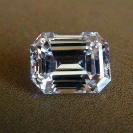 Achats et ventes de bijoux signés ou de pierres précieuses à Genève chez Valdieu Fine Arts SA