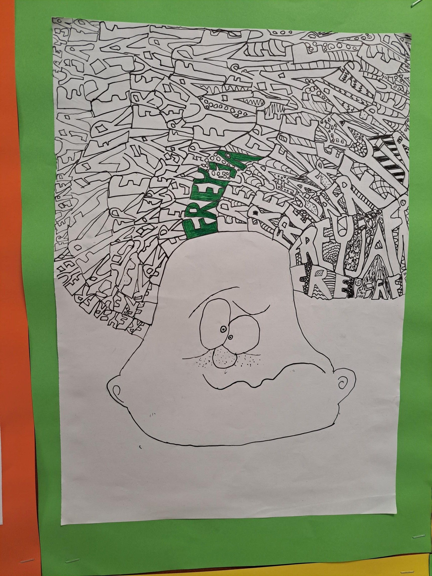 Eine Zeichnung eines Geistes vor einer detaillierten Stadtkulisse. Der Geist ist überwiegend weiß mit einem grünen Stiel, der Hintergrund ist schwarz-weiß.