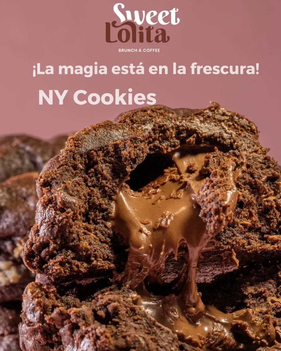 Icono de marcador de posición gris claro con un sol y montañas sobre fondo blanco