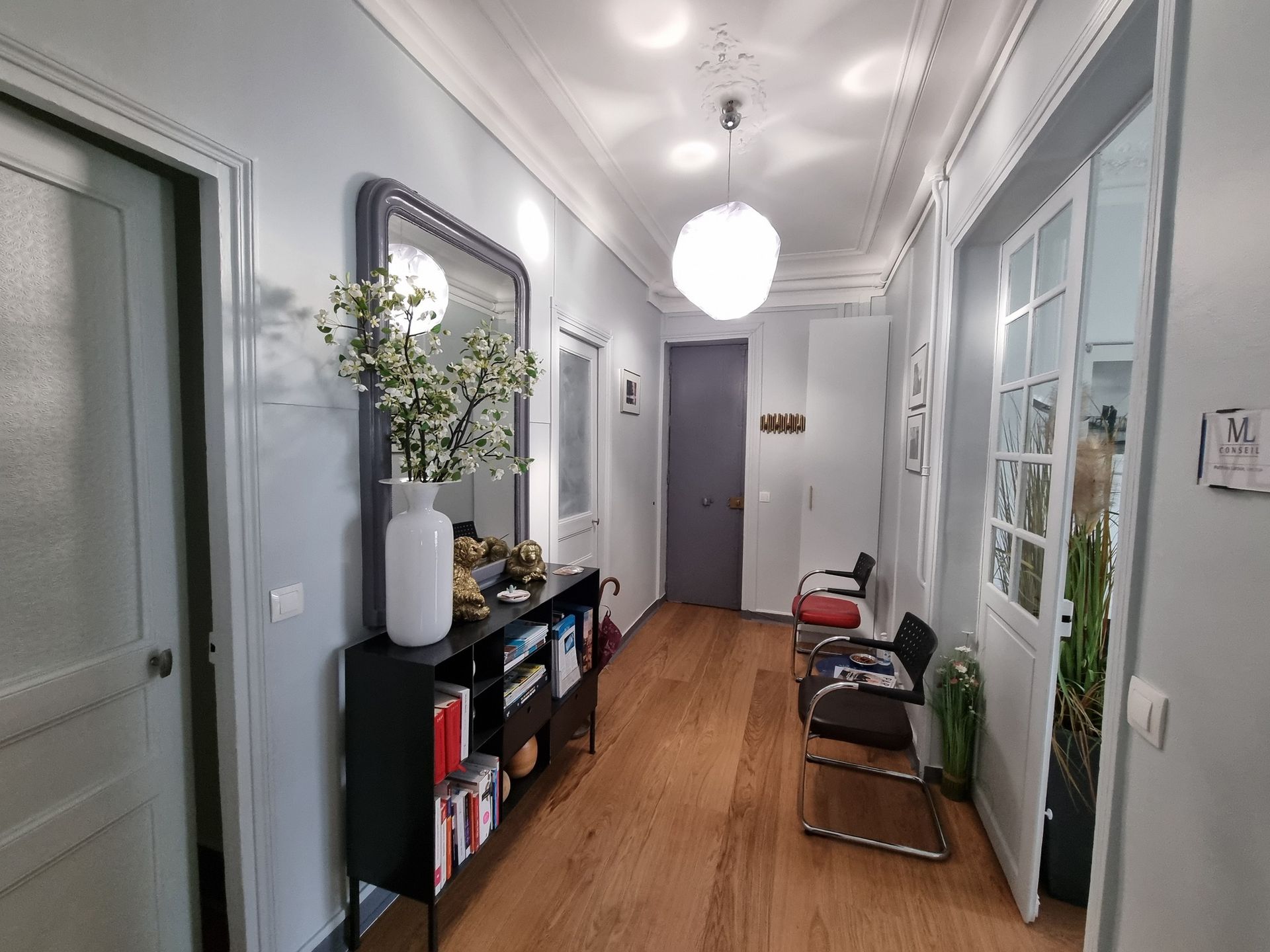 Salle d'attente de l'agence immobilière