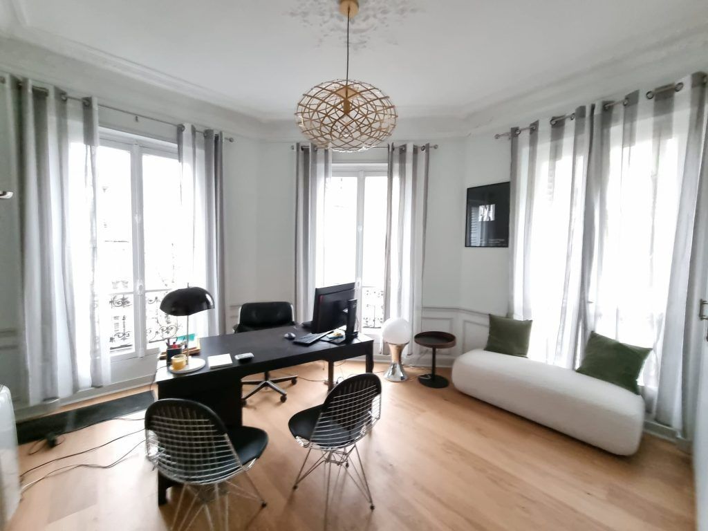 Bureau de l'agence immobilière