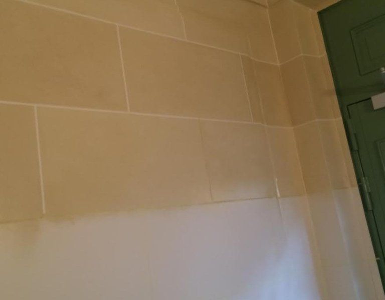 Peinture sur revêtement