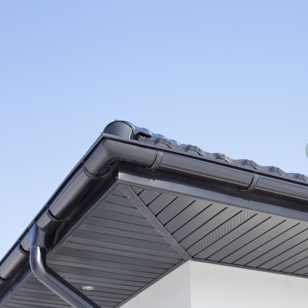 Vue d'une gouttière de dessous