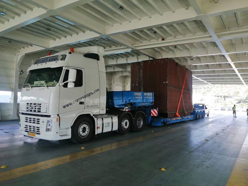 Ειδικές Μεταφορές Cranes Arapis στον Πειραιά