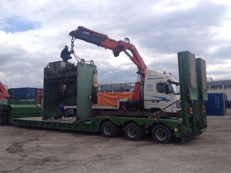 Truck-mounted cranes - Cranes Arapis