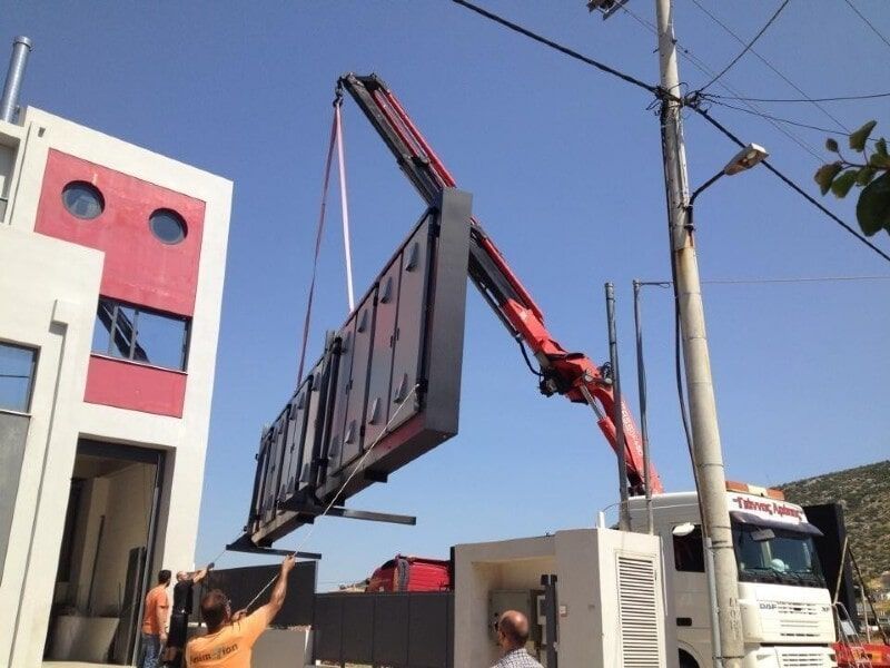 Truck-mounted cranes - Cranes Arapis