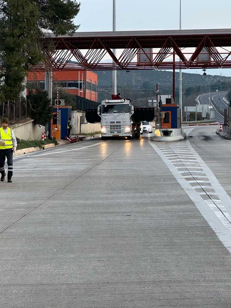 Ειδικές Μεταφορές Cranes Arapis στον Πειραιά