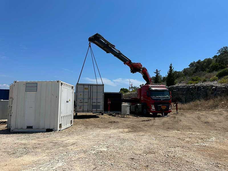 Truck-mounted cranes - Cranes Arapis