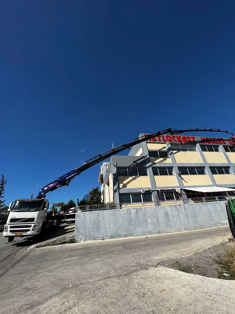 Truck-mounted cranes - Cranes Arapis