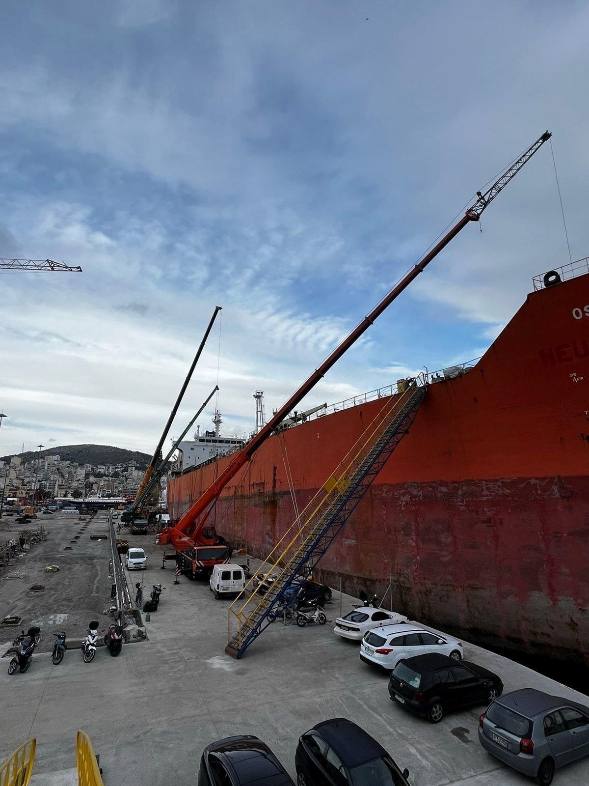 Ναυτιλιακά Cranes Arapis