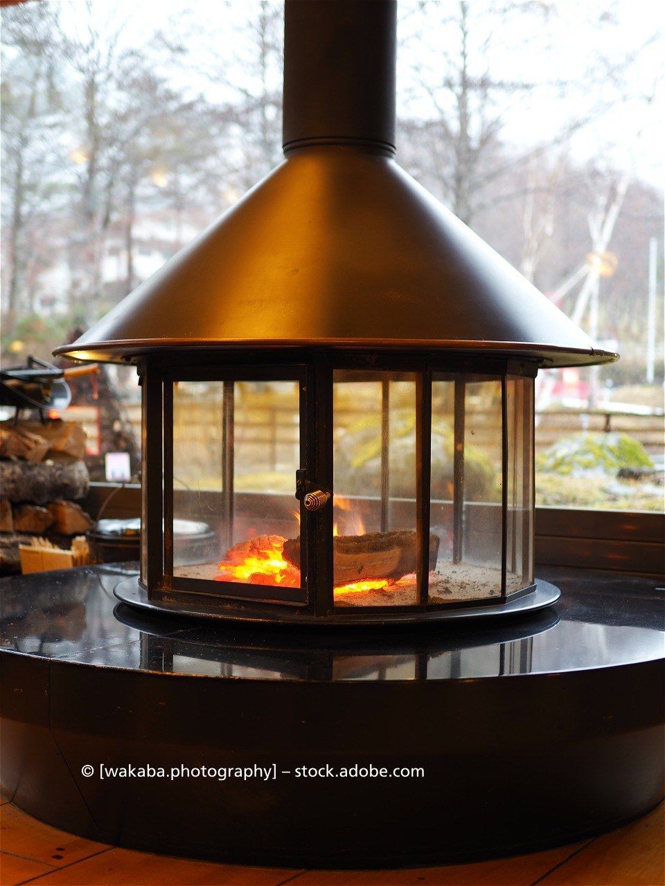 Ein Kamin mit einem Schornstein darauf, Robert Amberger Ofenstudio Eckl