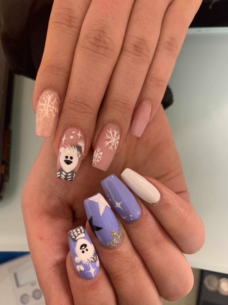 HER nails - Liebevoll dekorierte fingernägel mit Cartoonmuster