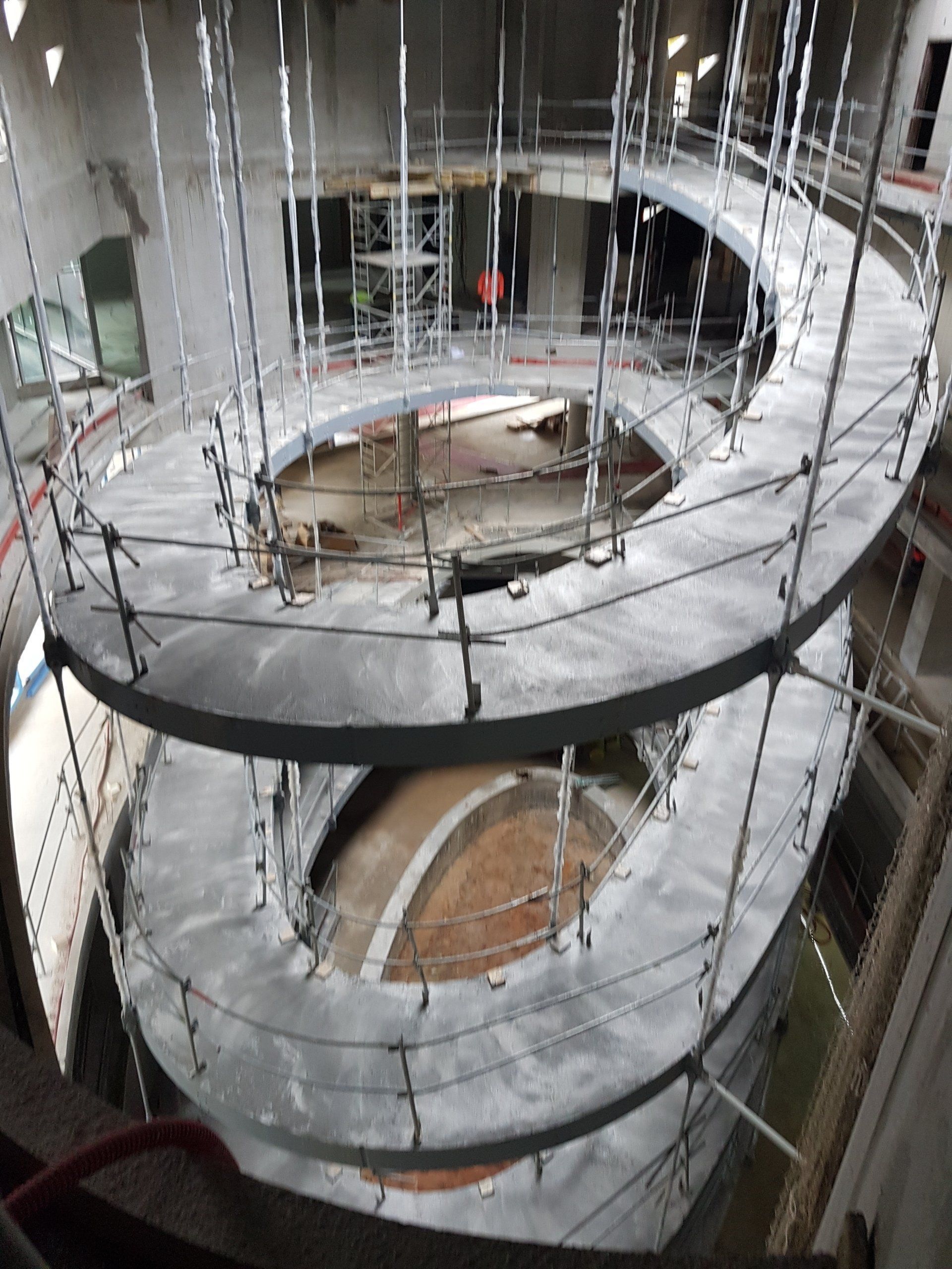 Rampe hélicoïdale en cours de pose
