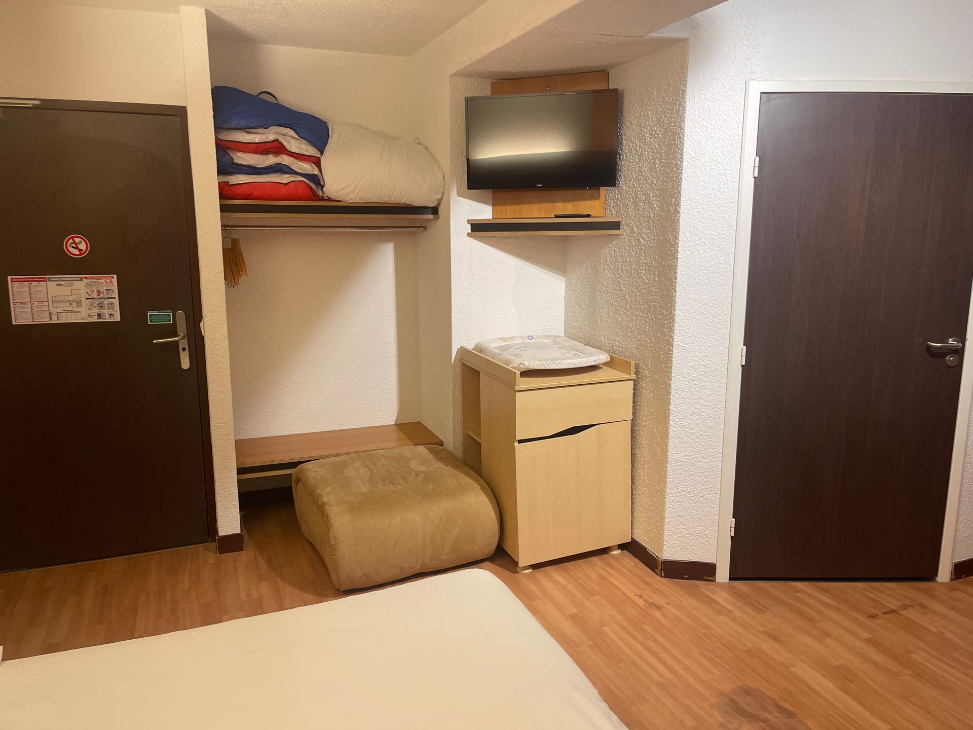 Grande chambre PMR BRITHOTEL La Bonne Etape