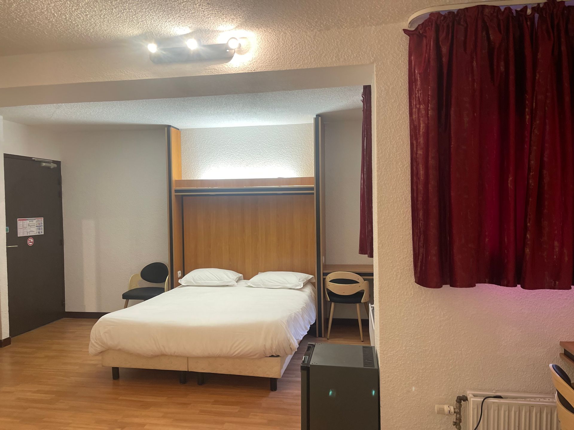 Chambre PMR BRITHOTEL