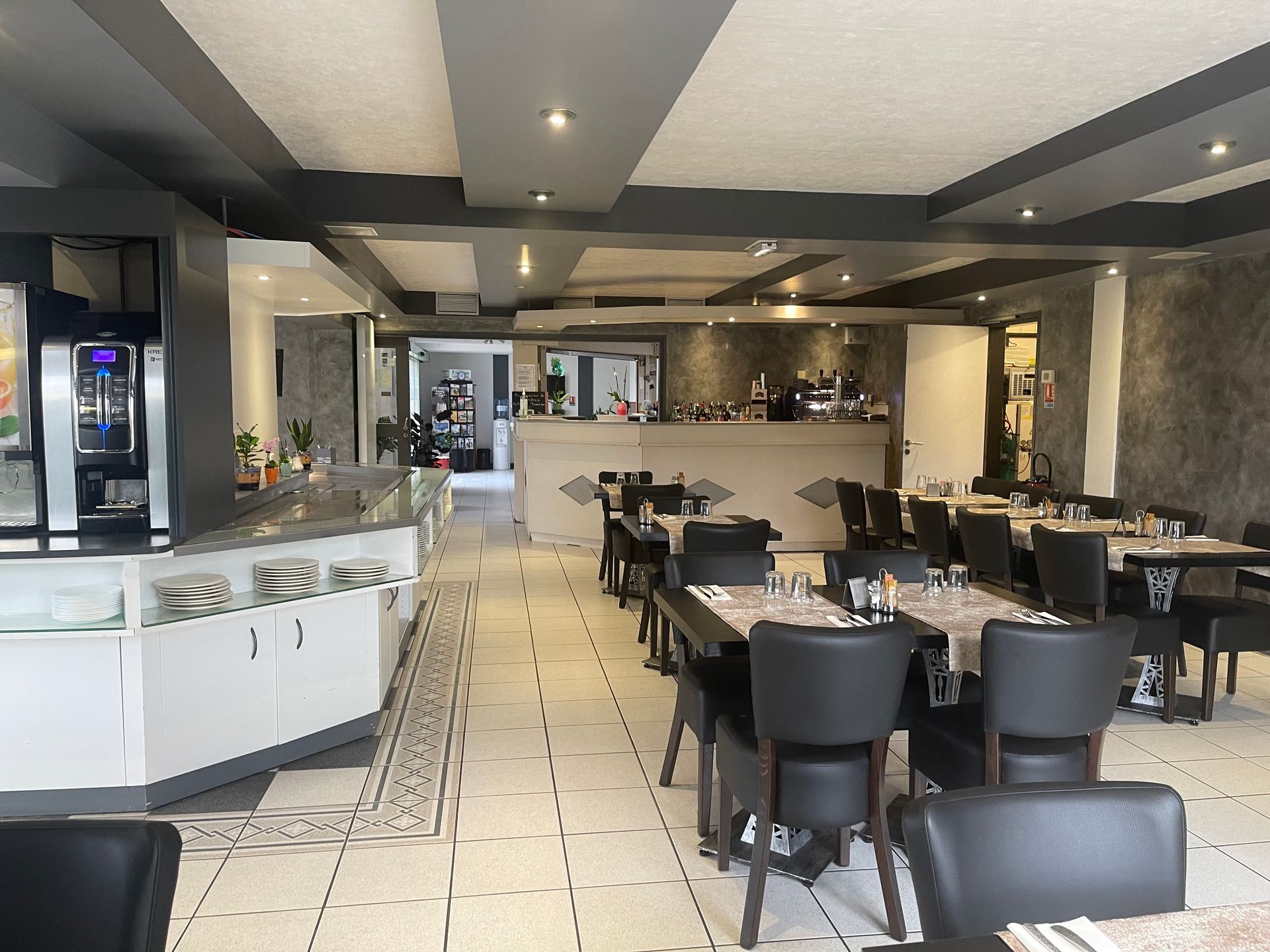 Salle de restaurant à louer