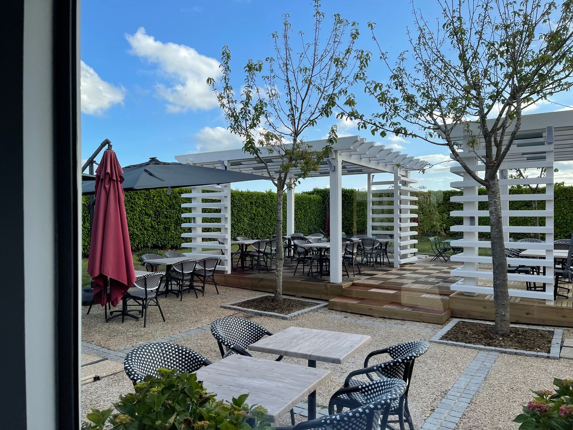 Terrasse restaurant avec pergola La Bonne Etape