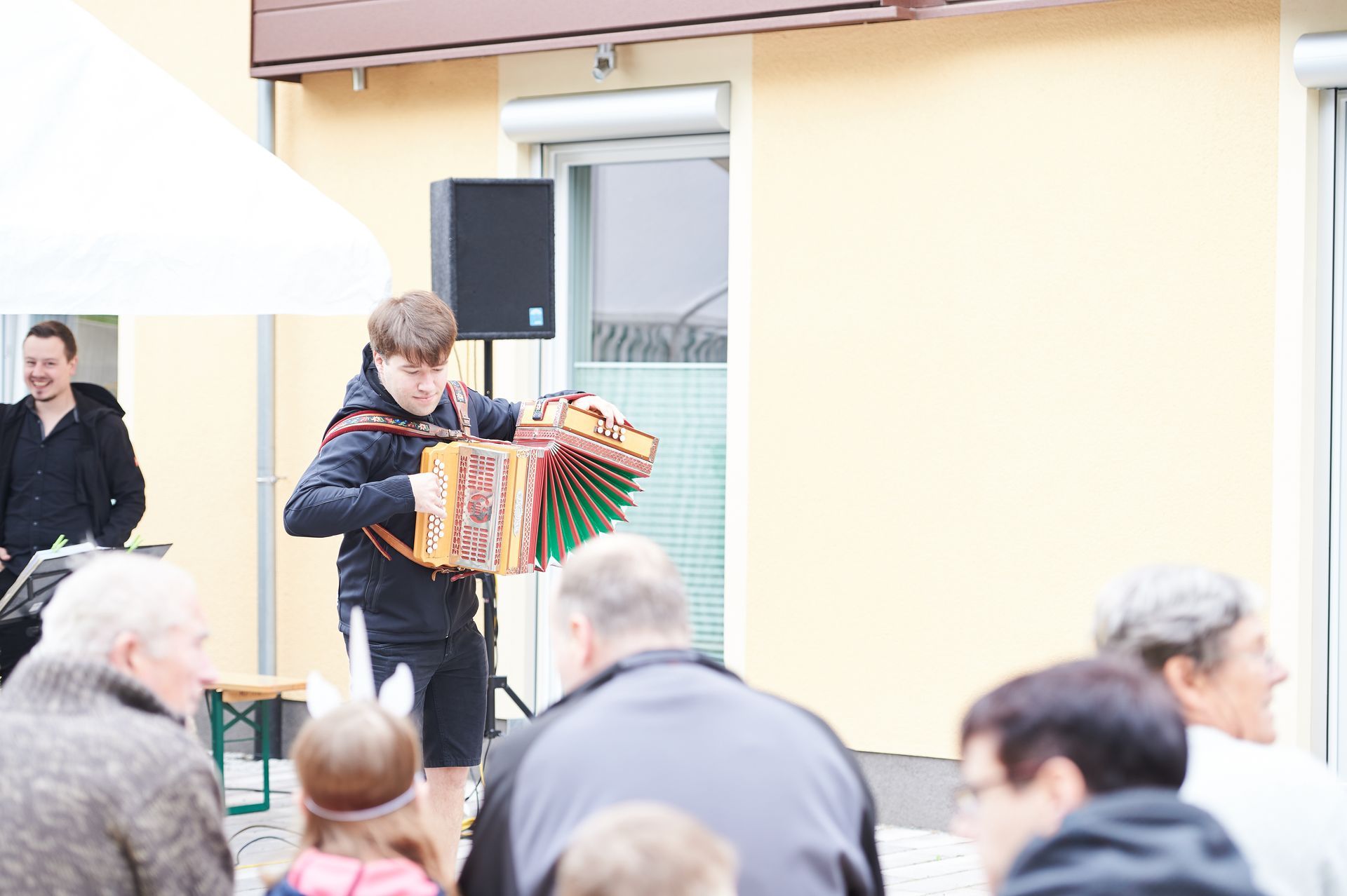 Festivität mit Harmonika