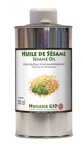 Un bidon d'huile de sésame