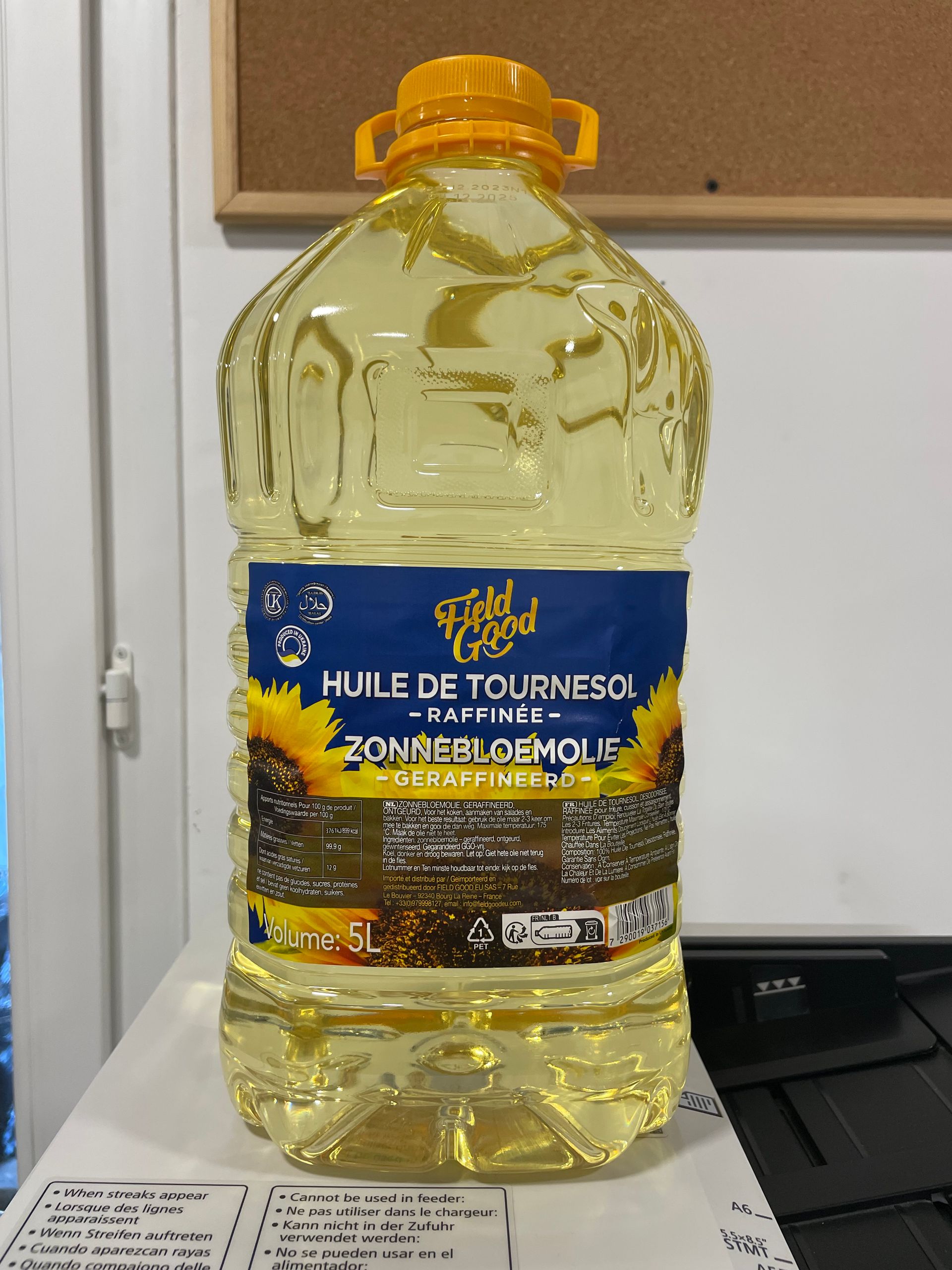 Un bidon d'huile de tournesol