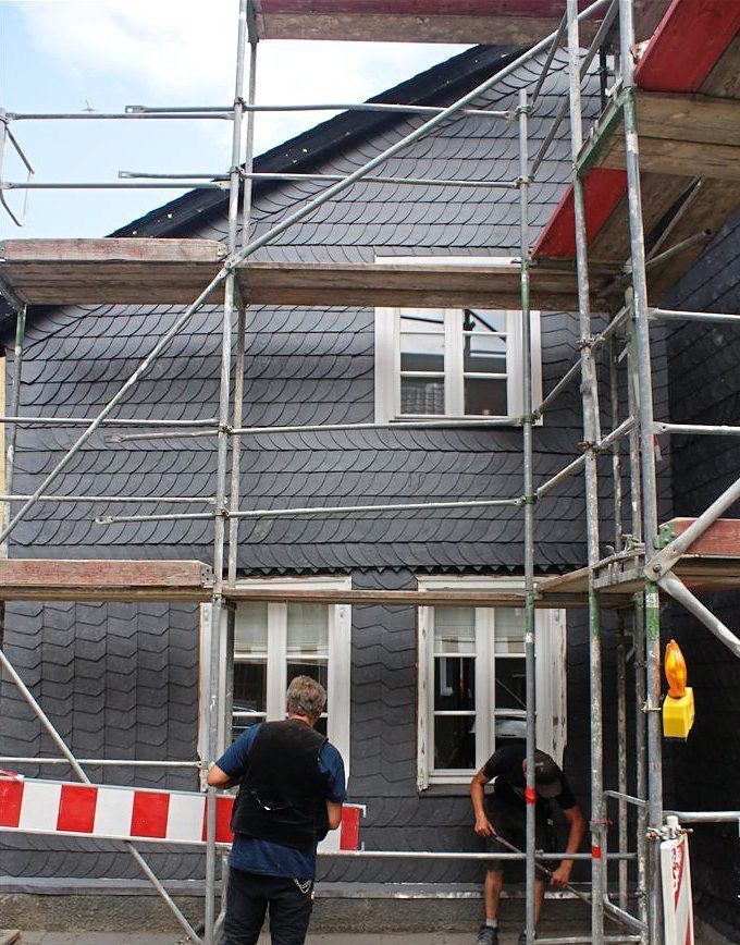 Schieferfassade denkmalgeschützt Gerüstaufbau