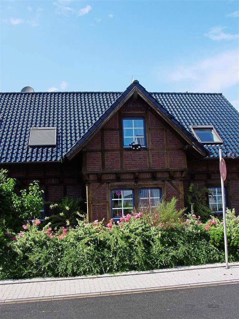 Fachwerkhaus rot von vorne