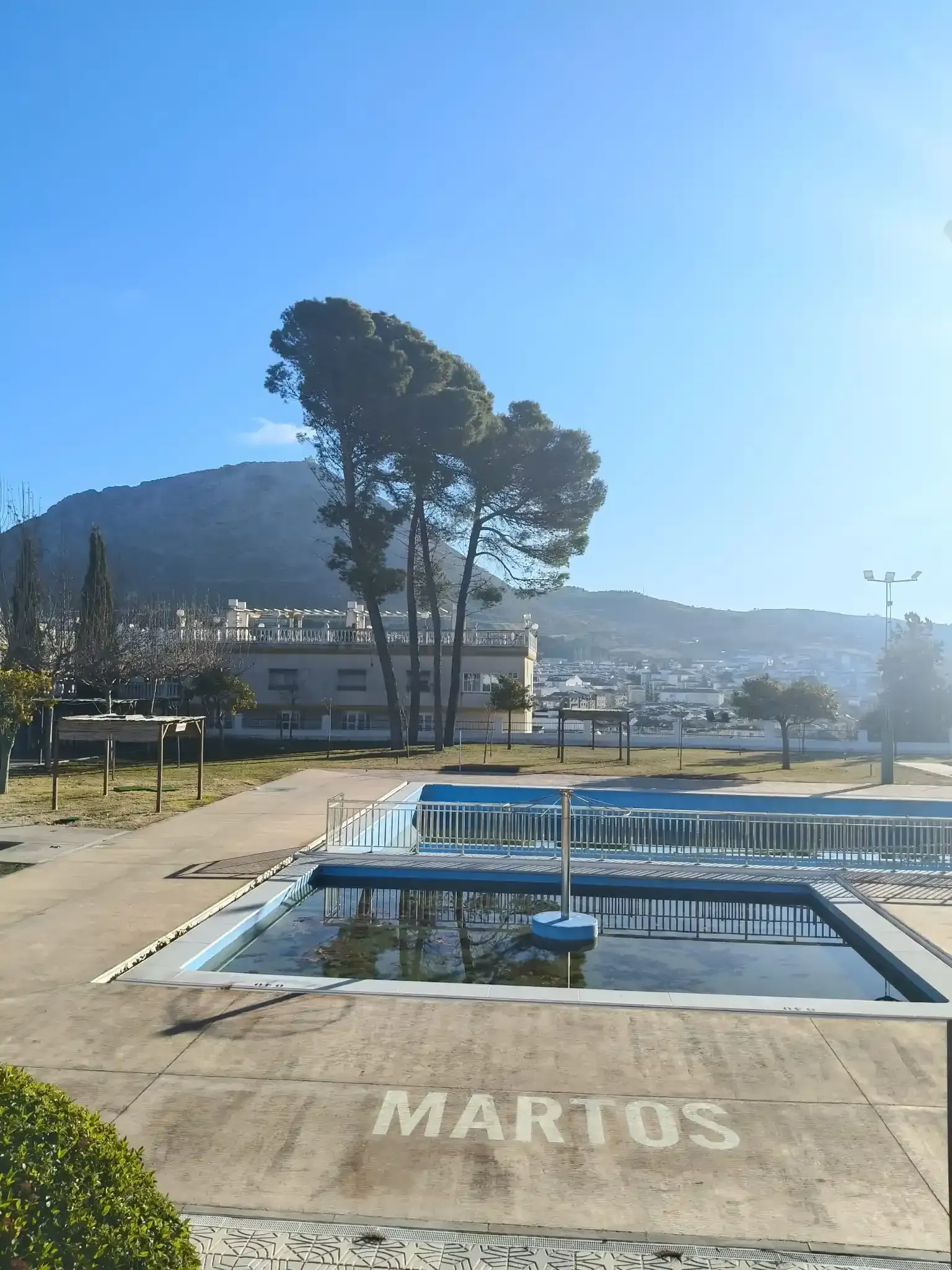 Piscina al aire libre con 