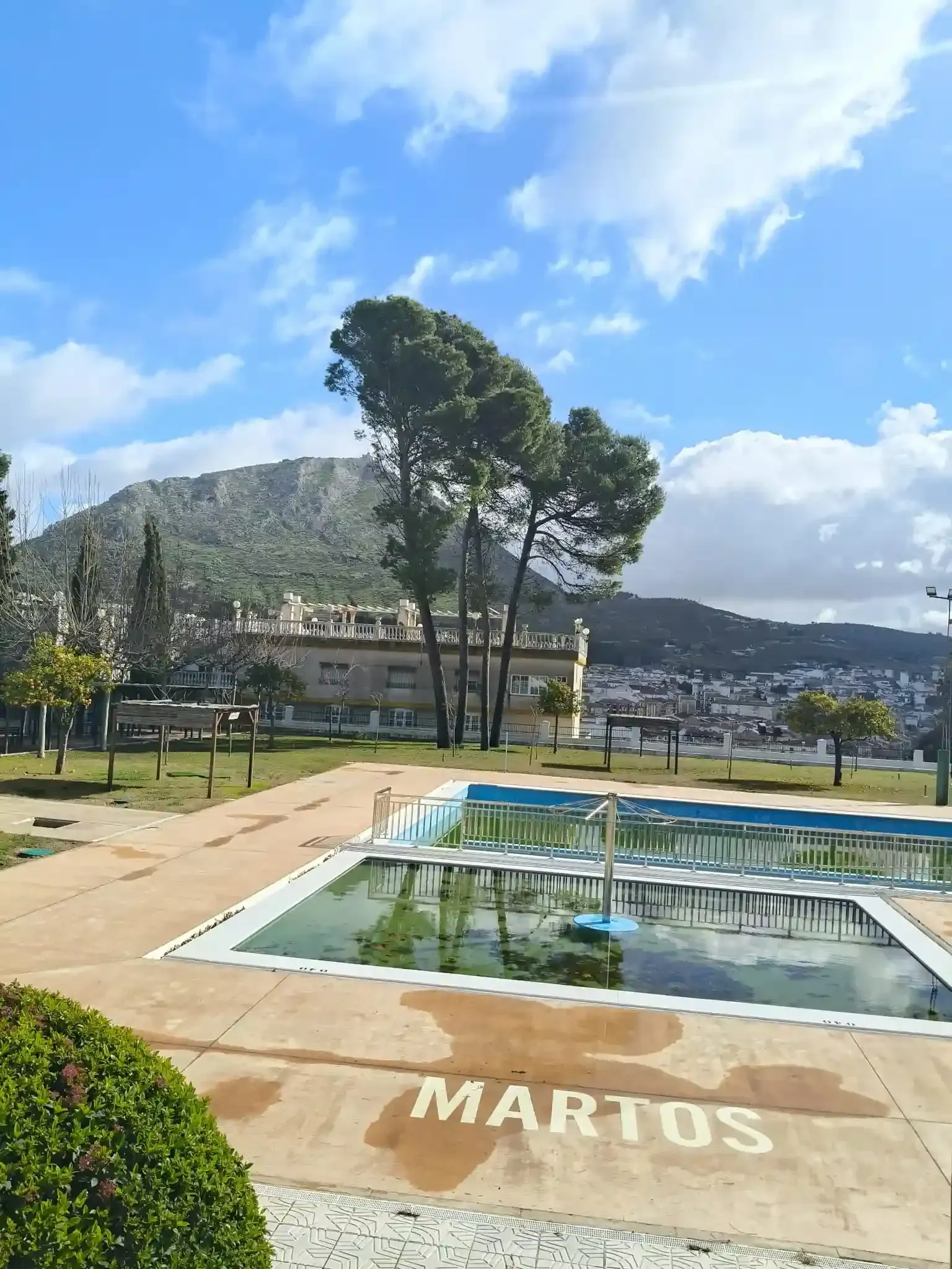 Piscina vacía, texto 