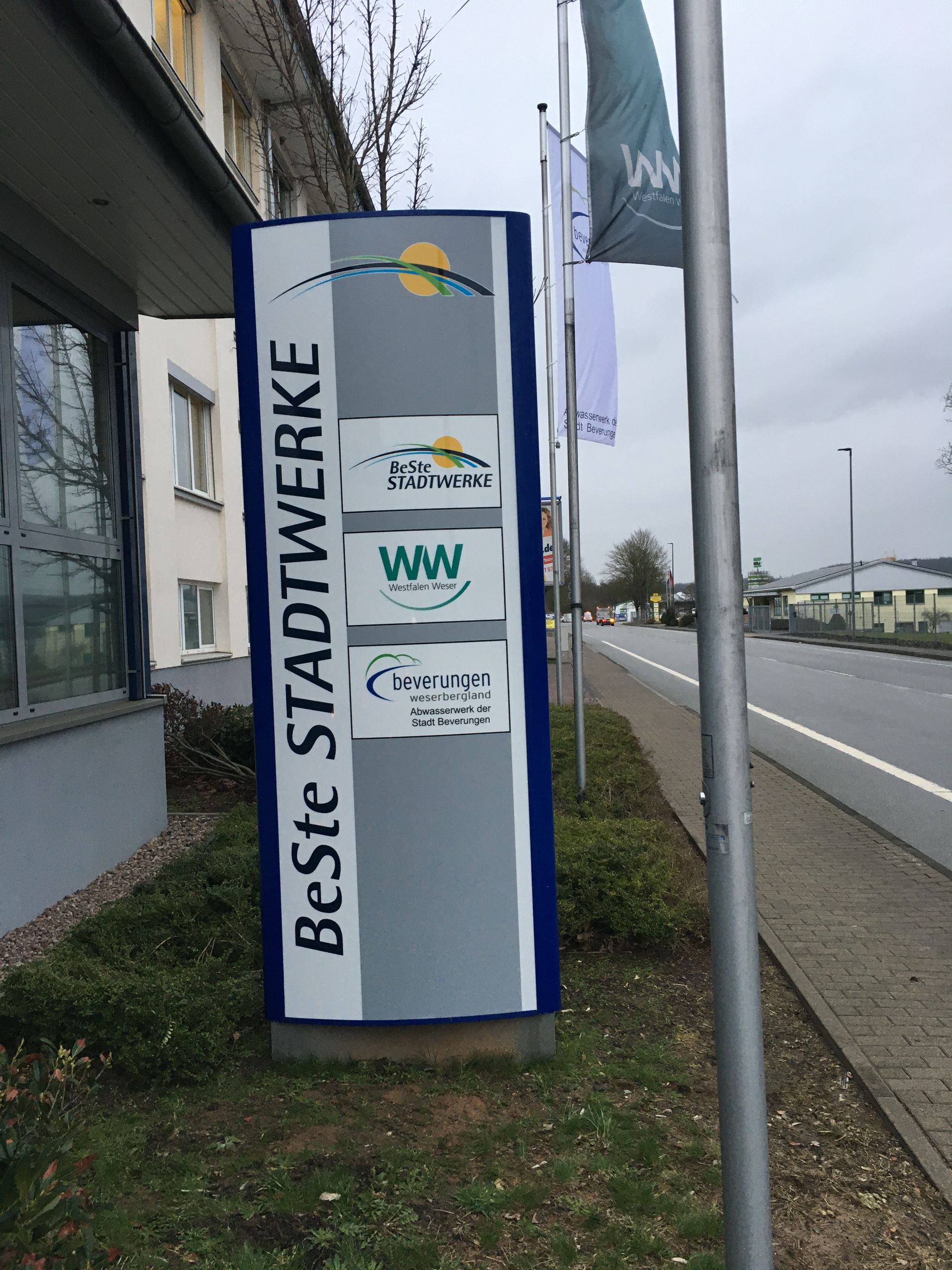 Ein Schild mit der Aufschrift „Beste Stadtwerke“