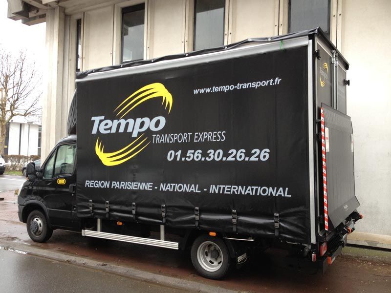 Un de nos fourgons avec hayons