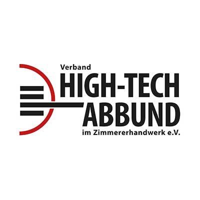 Logo für „High-Tech Abbund“, einen Tischlerverband, mit einem roten Bogen und parallelen Linien neben fettem schwarzen Text.