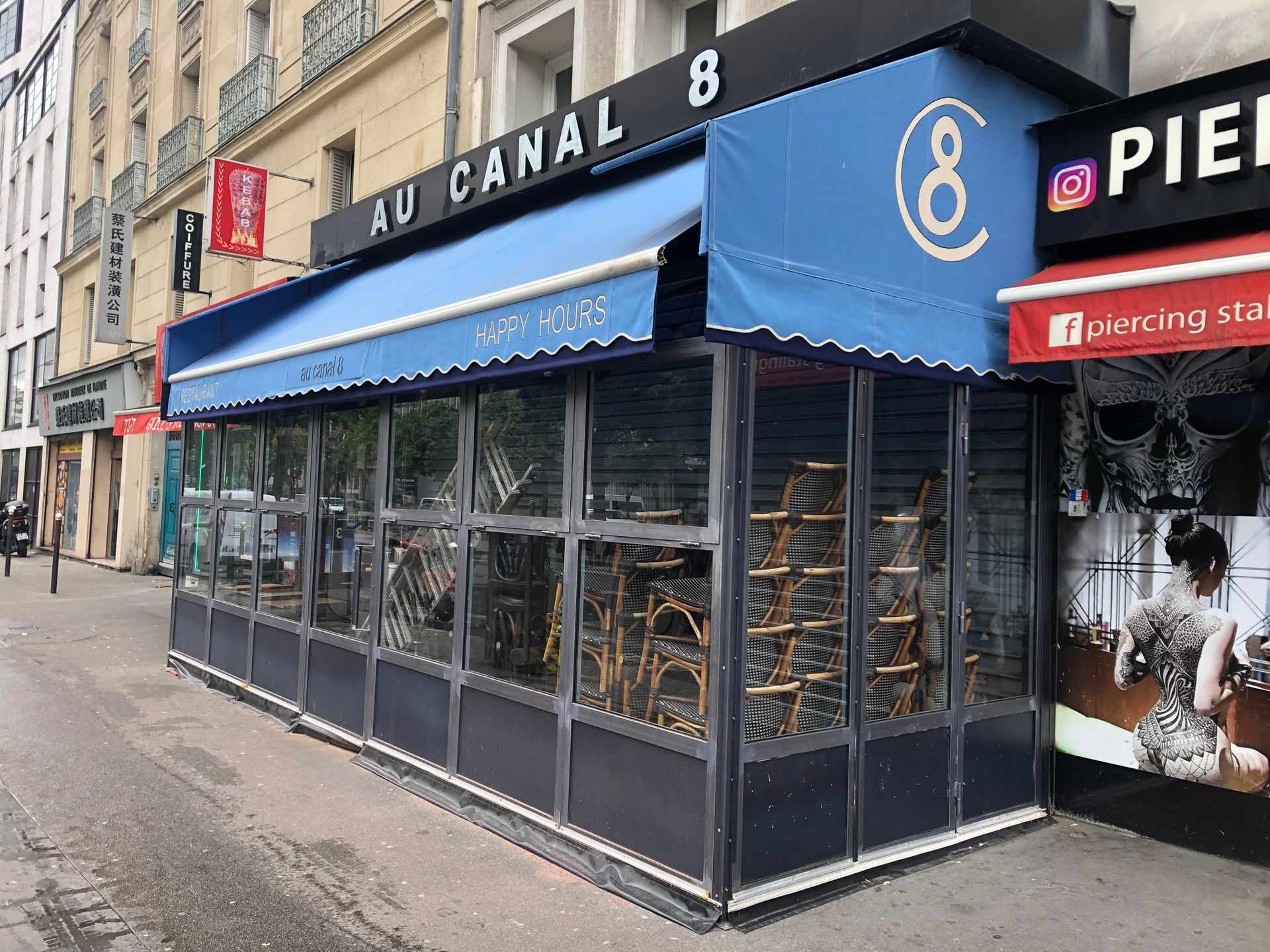 Le store de Canal 8.