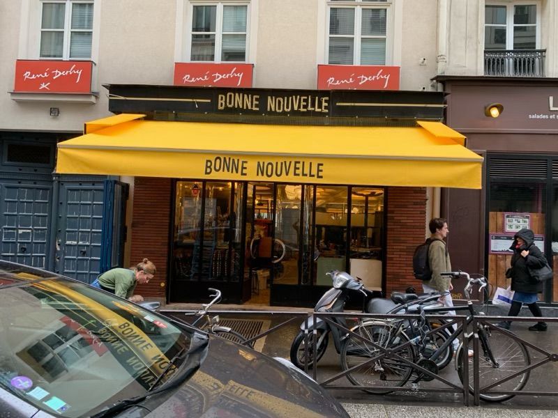Le store de Bonne Nouvelle.