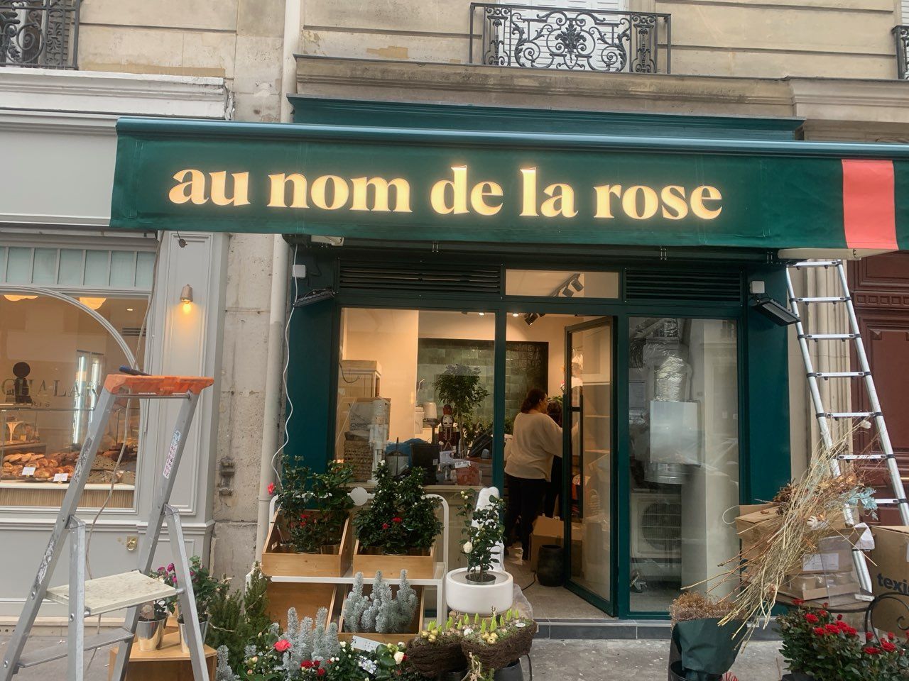 Le store d'au nom de la rose.